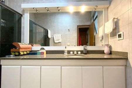 Apartamento à venda com 157m², 3 quartos e 2 vagas Apartamento à venda com 157m², 3 quartos e 2 vagasBanheiro da Suíte 1