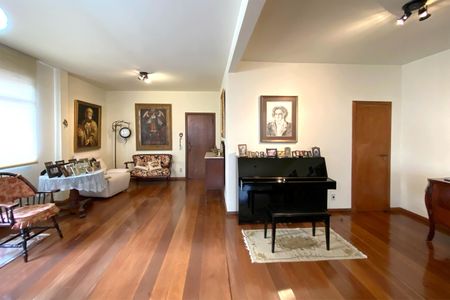 Apartamento à venda com 157m², 3 quartos e 2 vagas Apartamento à venda com 157m², 3 quartos e 2 vagasSala