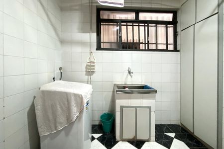 Apartamento à venda com 157m², 3 quartos e 2 vagas Apartamento à venda com 157m², 3 quartos e 2 vagasÁrea de Serviço