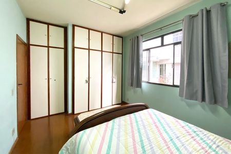 Apartamento à venda com 157m², 3 quartos e 2 vagas Apartamento à venda com 157m², 3 quartos e 2 vagasQuarto 3