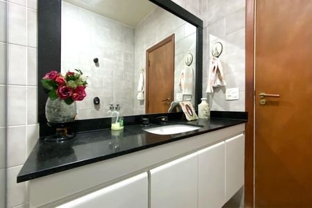 Apartamento à venda com 157m², 3 quartos e 2 vagas Apartamento à venda com 157m², 3 quartos e 2 vagasBanheiro