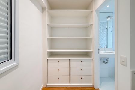 Apartamento para alugar com 117m², 2 quartos e 1 vagaSuíte - Armários