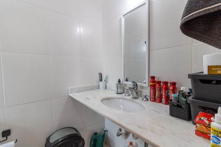 Casa de condomínio à venda com 99m², 3 quartos e 2 vagasBanheiro da Suíte