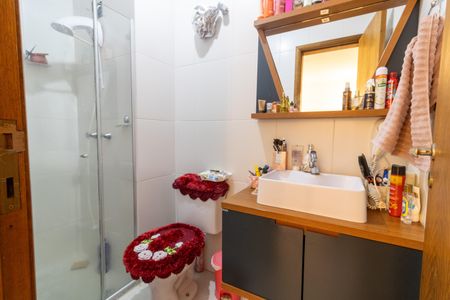 Casa de condomínio à venda com 99m², 3 quartos e 2 vagasBanheiro