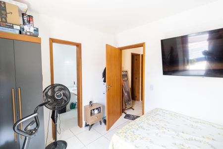 Casa de condomínio à venda com 99m², 3 quartos e 2 vagasSuíte