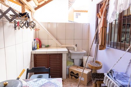 Casa de condomínio à venda com 99m², 3 quartos e 2 vagasÁrea de Serviço