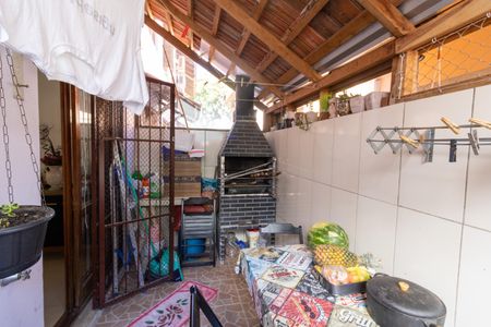 Quintal de casa de condomínio à venda com 3 quartos, 99m² em Espírito Santo, Porto Alegre