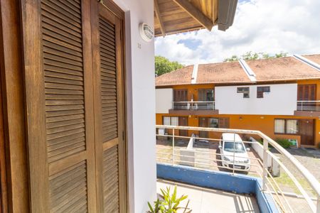 Casa de condomínio à venda com 99m², 3 quartos e 2 vagasSacada