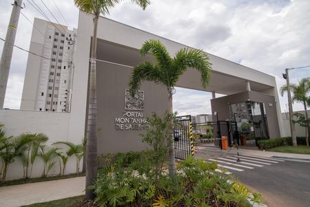 Apartamento para alugar com 55m², 2 quartos e 1 vagaFachada do Condomínio