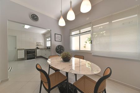 Casa à venda com 214m², 4 quartos e 4 vagasCopa