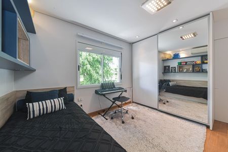 Casa à venda com 214m², 4 quartos e 4 vagasSuíte 1