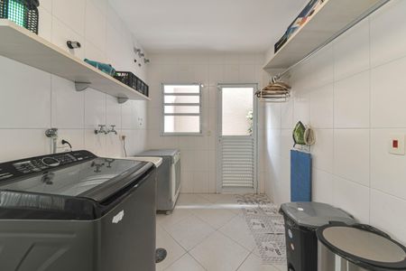 Casa à venda com 214m², 4 quartos e 4 vagasÁrea de Serviço