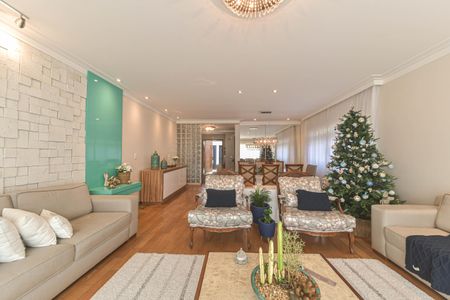 Casa à venda com 214m², 4 quartos e 4 vagasSala