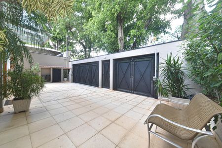 Casa à venda com 214m², 4 quartos e 4 vagasGaragem