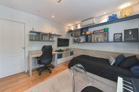 Casa à venda com 214m², 4 quartos e 4 vagasSuíte 1