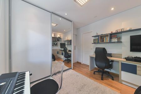 Casa à venda com 214m², 4 quartos e 4 vagasSuíte 1