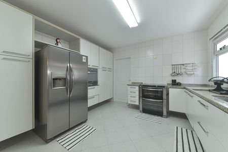 Casa à venda com 214m², 4 quartos e 4 vagasCozinha