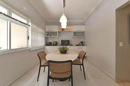 Casa à venda com 214m², 4 quartos e 4 vagasCopa