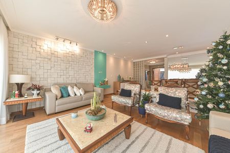 Casa à venda com 214m², 4 quartos e 4 vagasSala