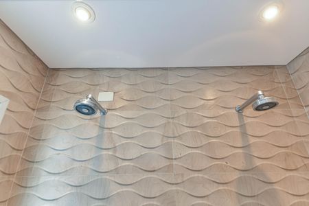 Casa à venda com 214m², 4 quartos e 4 vagasBanheiro da Suíte 2