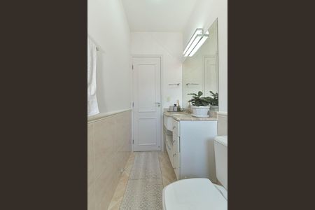 Casa à venda com 214m², 4 quartos e 4 vagasBanheiro Social