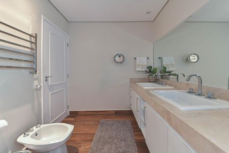 Casa à venda com 214m², 4 quartos e 4 vagasBanheiro da Suíte 2