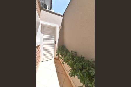 Casa à venda com 214m², 4 quartos e 4 vagasÁrea de Serviço - Deposito