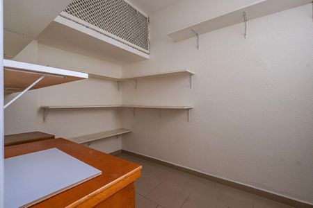 Apartamento para alugar com 139m², 3 quartos e 1 vaga Apartamento para alugar com 139m², 3 quartos e 1 vagaÁrea de Serviço - Quarto
