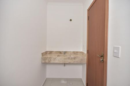 Casa para alugar com 250m², 3 quartos e 8 vagasChuveiro da Suíte 1