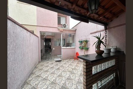 Casa à venda com 90m², 2 quartos e 2 vagas Casa à venda com 90m², 2 quartos e 2 vagasQuintal/ Área Gourmet