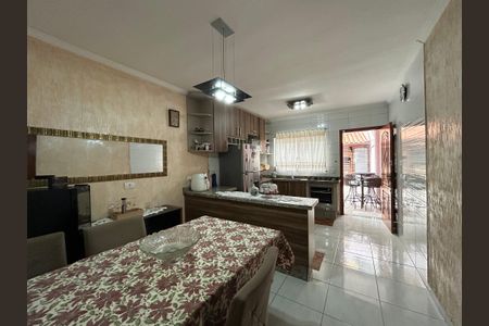 Casa à venda com 90m², 2 quartos e 2 vagas Casa à venda com 90m², 2 quartos e 2 vagasCozinha