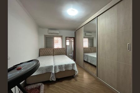 Casa à venda com 90m², 2 quartos e 2 vagas Casa à venda com 90m², 2 quartos e 2 vagasSuíte 1