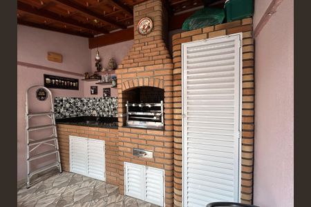 Casa à venda com 90m², 2 quartos e 2 vagas Casa à venda com 90m², 2 quartos e 2 vagasQuintal/ Área Gourmet