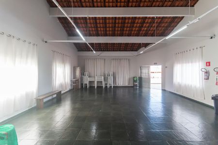 Casa de condomínio para alugar com 60m², 2 quartos e 2 vagas Casa de condomínio para alugar com 60m², 2 quartos e 2 vagasÁrea comum - Salão de festas