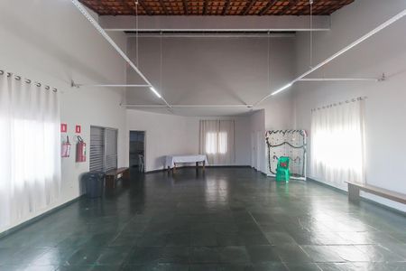 Casa de condomínio para alugar com 60m², 2 quartos e 2 vagas Casa de condomínio para alugar com 60m², 2 quartos e 2 vagasÁrea comum - Salão de festas