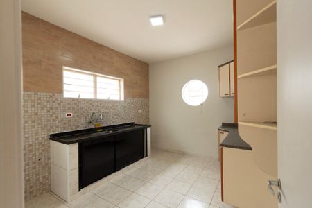 Casa para alugar com 180m², 2 quartos e 4 vagasCozinha 