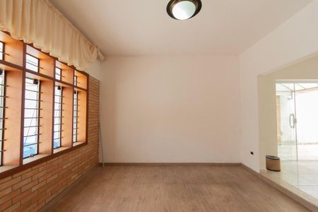 Casa para alugar com 180m², 2 quartos e 4 vagasSala