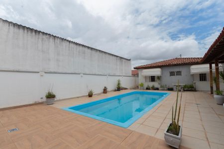 Casa para alugar com 180m², 2 quartos e 4 vagasPiscina