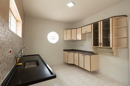 Casa para alugar com 180m², 2 quartos e 4 vagasCozinha 