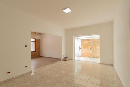 Casa para alugar com 180m², 2 quartos e 4 vagasSala