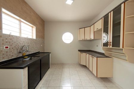 Casa para alugar com 180m², 2 quartos e 4 vagasCozinha 