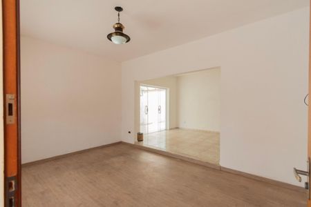 Sala de casa para alugar com 2 quartos, 180m² em Jardim Simus, Sorocaba