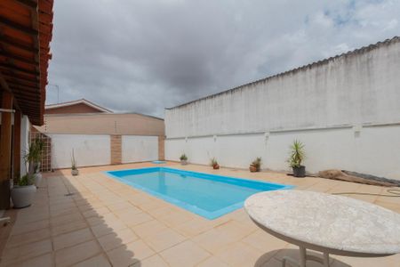 Casa para alugar com 180m², 2 quartos e 4 vagasPiscina