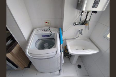 Apartamento à venda com 64m², 3 quartos e 1 vagaCozinha e área de serviço 