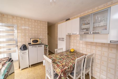 Casa à venda com 130m², 3 quartos e 2 vagasCozinha