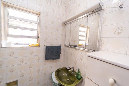 Casa à venda com 130m², 3 quartos e 2 vagasBanheiro