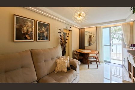 Apartamento à venda com 64m², 3 quartos e 1 vagaSala