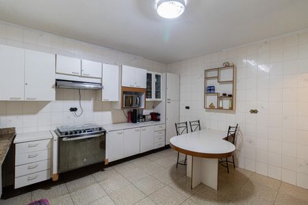 Casa à venda com 500m², 7 quartos e 2 vagas Casa à venda com 500m², 7 quartos e 2 vagasCozinha