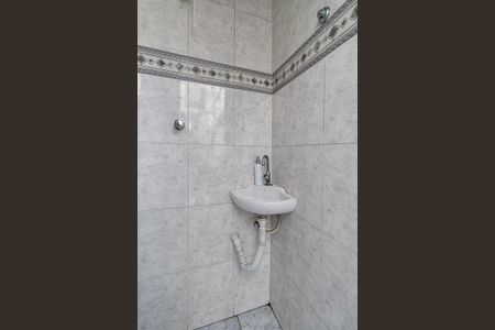 Casa à venda com 500m², 7 quartos e 2 vagas Casa à venda com 500m², 7 quartos e 2 vagasLavabo Externo