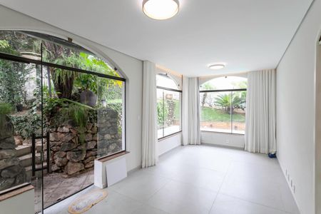 Sala 1 de casa à venda com 5 quartos, 260m² em Santa Amelia, Belo Horizonte